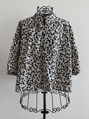 Topshop Black and White Yin Yang Print Button-Up Top